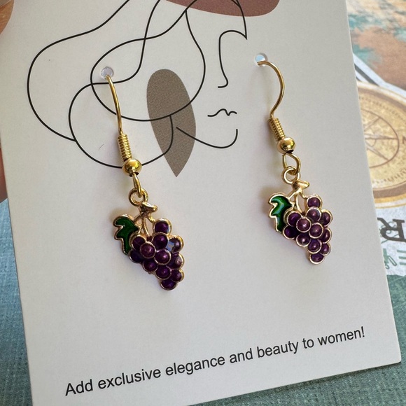 New grape earrings hang - Picture 3 of 3